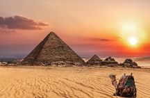Private Giza Pyramids, Egyptian Museum & Old Cairo Experience