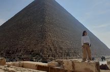 Private Day Tour to Giza Pyramids and Saqqara with Hotel Pickup
