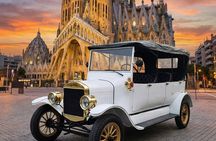 Guided Tour City, Park and Beach Barcelona Vintage Tuk Tuk Car