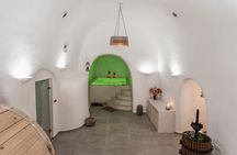 Santorini: Floating Breakfast Experience in Fira Cave Spa