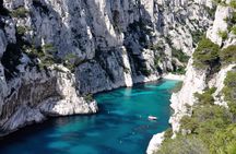 Beautiful boat tour in the Calanques with swimming
