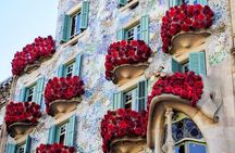 Barcelona: Gaudí Highlights & Gourmet Tapas Tasting (Small Group)