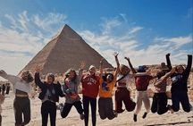 Grand Egyptian Museum and Pyramids of Giza Tour with Lunch