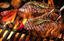 Nairobi Nightlife and Safari Park Hotel Dinner with Pick Up