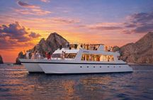Oceanus Sunset Party Cruise in Cabo San Lucas