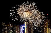 Waikiki Beach Catamaran Friday Night Fireworks Tour