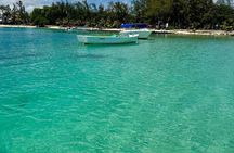 Catamaran Cruise to Île aux Bénitier with BBQ Lunch and Open Bar