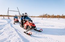 6 Hour Snowmobile Safari with Lunch in Levi