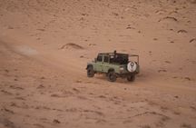 Safari Land Rover Vintage White Dunes Exploration and Sandboarding