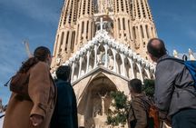 Barcelona in 1 Day: Sagrada Familia,Park Guell, La Pedrera, Tapas
