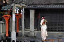 Private Kimono Dress & Gion (Geisha District) Walking Tour