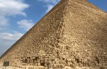 Private VIP Giza Pyramids & Sphinx Tour with Camel Ride & Lunch.