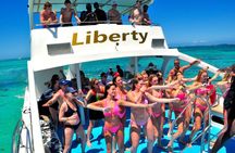 Private Boat Cruise with Snorkel Free Drinks and Natural Pool