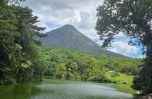 Arenal Volcano Hike Hot Springs and Dinner with Transportation