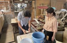 Make traditional Tosa washi paper using a recycling technique