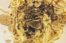 Truffle Hunt and Gourmet Lunch in Trattoria with Truffle