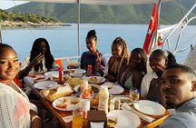 Private Sunset Boat Tour in Bodrum With Dinner