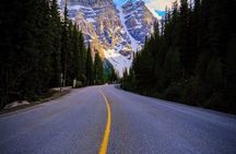 Moraine Lake and Lake Louise Sunrise Serenity Tour
