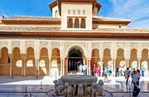 Alhambra and Nasrid Palace Entry Assistance and Tourist Train