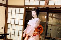 Private Kyoto Geisha and Maiko Lunch with Dance up to 4 Guests