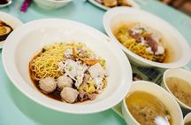 Small Group: Michelin and Local Hawker Food Tour with 9 tastings