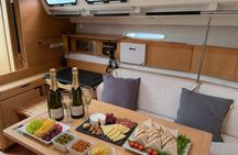 Small group sailing excursion 'Dreamer' with swimming