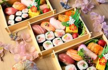 Tokyo Tsukiji Fish Market Sushi Making–Make Your Own Sushi Bento
