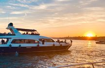 Bosphorus Sunset Cruis: Guide - Snack and Drinks