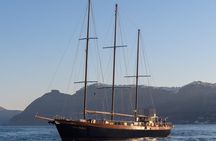 Full Day Santorini Volcano and Oia Sunset Tour