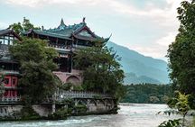 Wolong Panda Reserve & Dujiangyan Private Guided Tour with Lunch