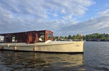 Amsterdam Running Dinner Cruise: 3 or 4 Courses