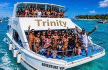 Yacht Celebration: Hip Hop & R&B — Open Bar Experience