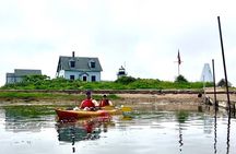 Harbor and Lighthouse Kayak Tour With Lobster Roll