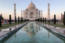Taj Mahal Day Tour from Hyderabad with Flights and Lunch