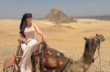 Private Tour in Pyramids of Giza with Lunch and Camel Ride