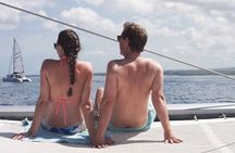 Catamaran Cruise to Île aux Bénitier with BBQ Lunch and Open Bar
