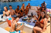 Private boat tour Giardini Naxos Taormina with platter and wine