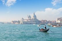City Center Walking Tour in Venice & Gondola Ride Experience
