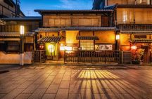 Kyoto: Meet the Geisha with Gion Historic Walking Tour