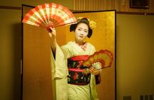 Kyoto: Meet the Geisha with Gion Historic Walking Tour