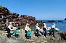Jeju East Highlights Tour Manjanggul Lava Tube and Haenyeo Show