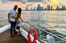 2 Hours Cartagena Sunset Bay Cruise with Drinks