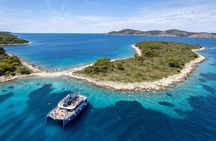 Blue Lagoon Half Day Xcape Catamaran Tour from Split