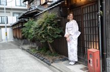 Walk with a Tea Host: Sake Brewery or Fushimi Inari & Machiya Tea