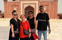 Sunrise Taj Mahal Tour From Delhi by car