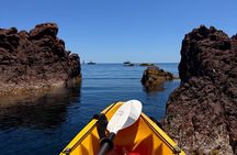 Saint-Raphaël: Guided Kayak Tour of the Esterel Calanques