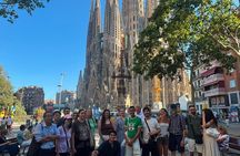 Skip the Line Sagrada Família Tour with Local Expert Guide