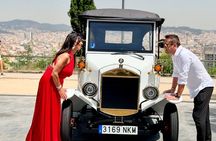 Guided Tour City, Park and Beach Barcelona Vintage Tuk Tuk Car
