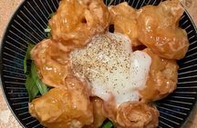 Tokyo Private Nighttime Walking and Food Tour with a local