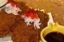 Tokyo Private Nighttime Walking and Food Tour with a local